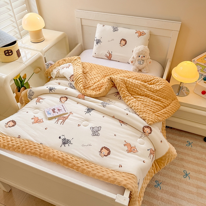 91家纺网 家纺一手货源 找家纺 天瑜家纺 2025新款针织棉手包豆豆被儿童被大豆被被子被芯 手包边  狮子王黄