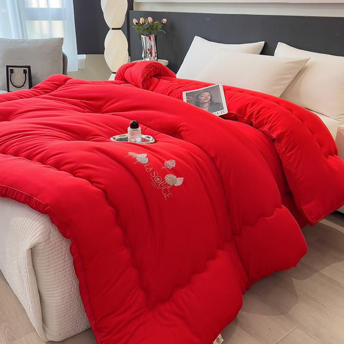 91家纺网 家纺一手货源 找家纺 丽莱美家纺 2026新款牛奶棉新疆羽丝绵被被子被芯-云柔系列 云柔-红