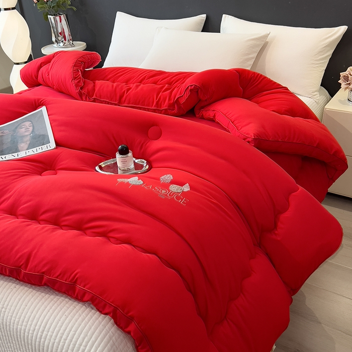 91家纺网 家纺一手货源 找家纺 丽莱美家纺 2026新款牛奶棉新疆羽丝绵被被子被芯-云柔系列 云柔-红