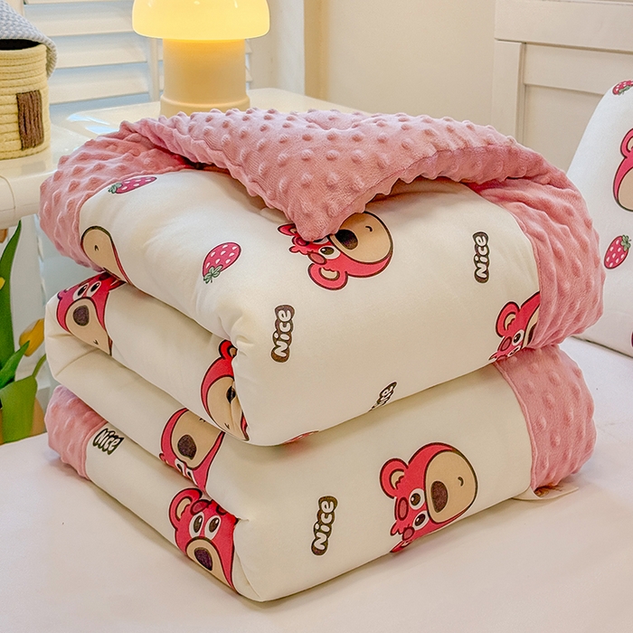 91家纺网 家纺一手货源 找家纺 天瑜家纺 2025新款针织棉手包豆豆被儿童被大豆被被子被芯 手包边  小草莓熊