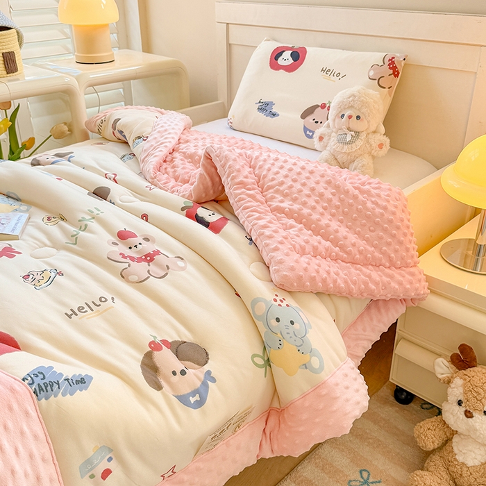 91家纺网 家纺一手货源 找家纺 天瑜家纺 2025新款针织棉手包豆豆被儿童被大豆被被子被芯 手包边  幸运狗粉