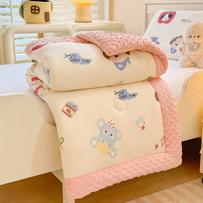 91家纺网 家纺一手货源 找家纺 天瑜家纺 2025新款针织棉手包豆豆被儿童被大豆被被子被芯 手包边  幸运狗粉