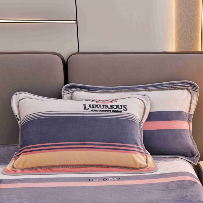 91家纺网 家纺一手货源 找家纺 诺梵家纺 2025新款8斤加厚保暖金貂绒牛奶绒印花四件套 路易时尚