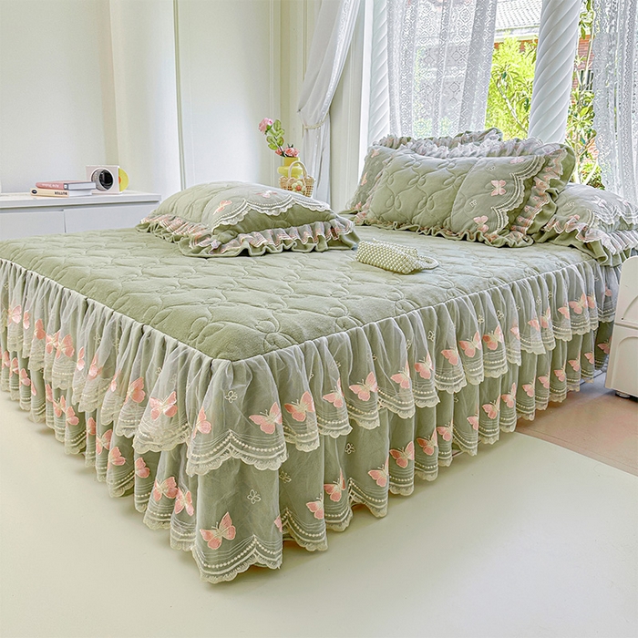 91家纺网 家纺一手货源 找家纺 虹星家纺 2025新款花边牛奶绒床裙四件套系列 蝶恋-抹茶绿