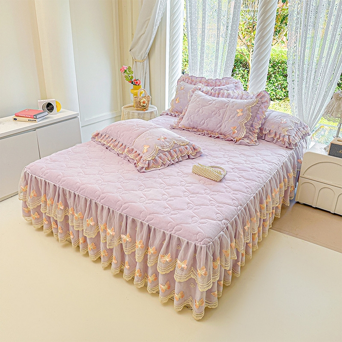 91家纺网 家纺一手货源 找家纺 虹星家纺 2025新款花边牛奶绒床裙四件套系列 蝶恋-葡萄紫