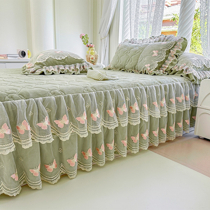 91家纺网 家纺一手货源 找家纺 虹星家纺 2025新款花边牛奶绒床裙四件套系列 蝶恋-抹茶绿