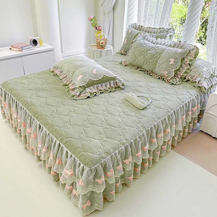 91家纺网 家纺一手货源 找家纺 虹星家纺 2025新款花边牛奶绒床裙四件套系列 蝶恋-抹茶绿