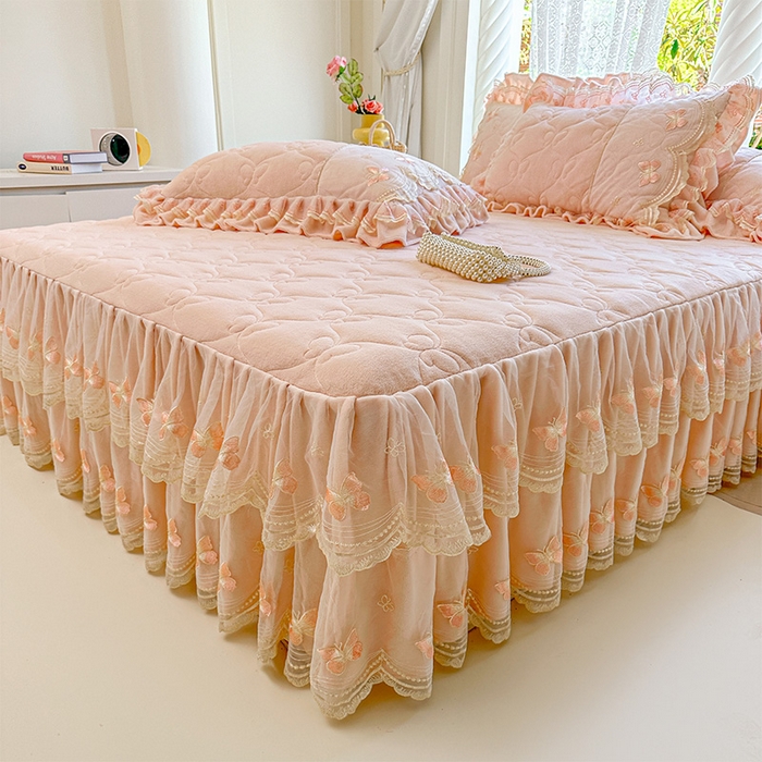 91家纺网 家纺一手货源 找家纺 虹星家纺 2025新款花边牛奶绒床裙四件套系列 蝶恋-粉玉