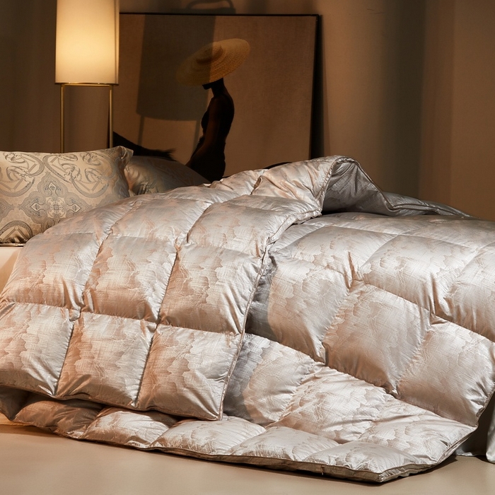 91家纺网 家纺一手货源 找家纺 织梦人羽绒工厂店 2025新款高蓬松羽绒羽毛被大牌同款花型-高精密提花系列 高精密提花-山尧灰