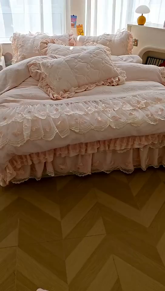 91家纺网 家纺一手货源 找家纺 （总）虹星家纺 2025新款花边牛奶绒床裙四件套系列