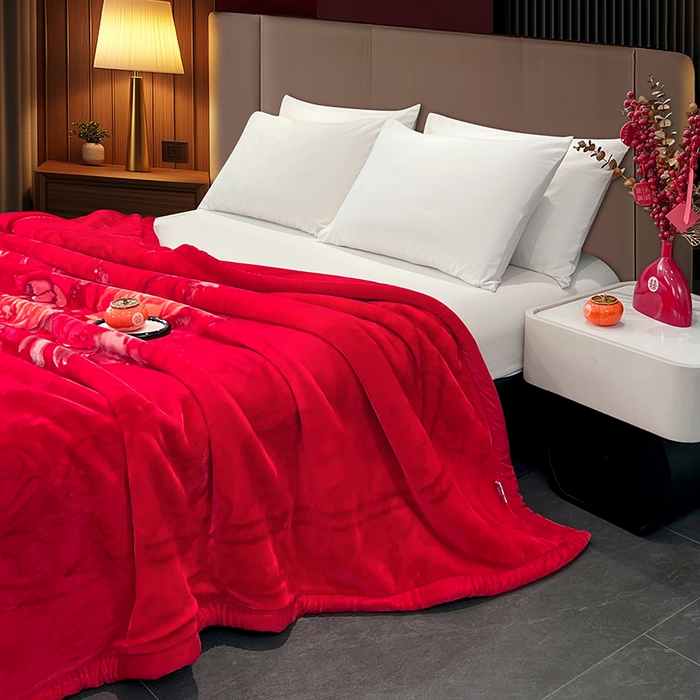 91家纺网 家纺一手货源 找家纺 凯轩毛毯 2025新款加厚双层婚庆云毯  毛毯 心花怒放