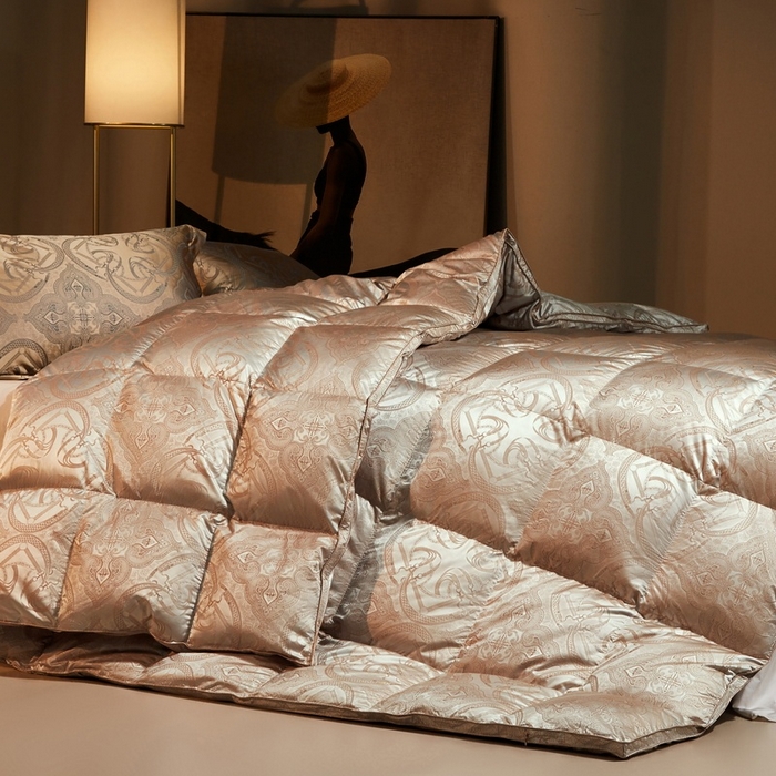 91家纺网 家纺一手货源 找家纺 织梦人羽绒工厂店 2025新款高蓬松羽绒羽毛被大牌同款花型-高精密提花系列 高精密提花-时尚语录-金