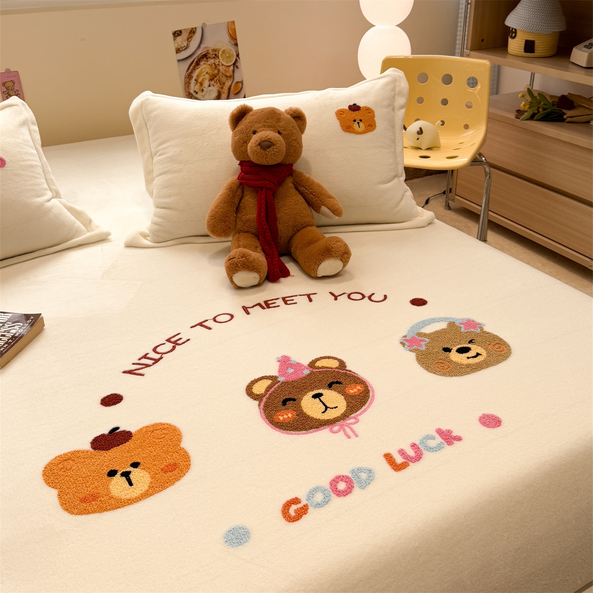 91家纺网 家纺一手货源 找家纺 （总）857家居 2025新款卡通牛奶绒刺绣床笠