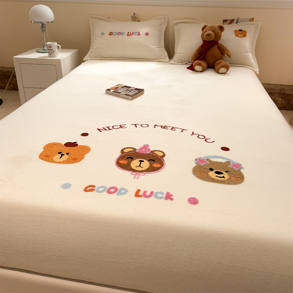 91家纺网 家纺一手货源 找家纺 （总）857家居 2025新款卡通牛奶绒刺绣床笠