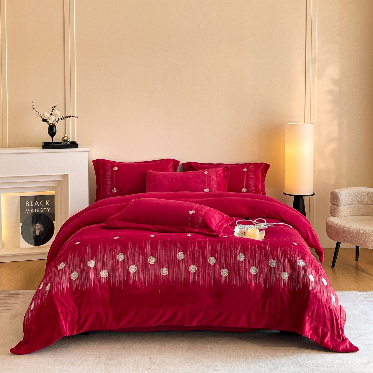 91家纺网 家纺一手货源 找家纺 （总）控价 2025新款 床盖款240克全消光A类刺绣牛奶绒四件套-玫瑰情缘