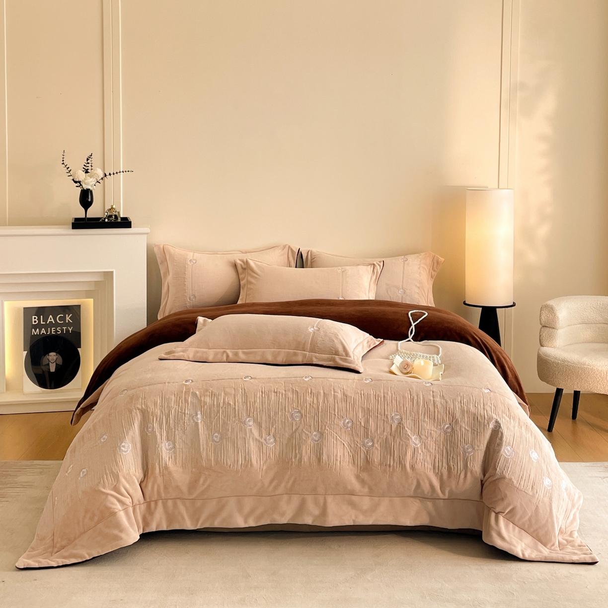 新方向 2025新款全消光A类刺绣牛奶绒四件套-玫瑰情缘 玫瑰情缘-香槟咖