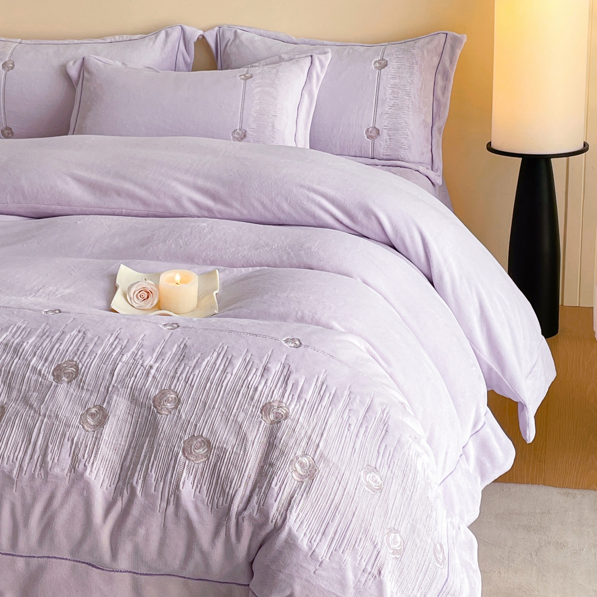 91家纺网 家纺一手货源 找家纺 新方向 2025新款全消光A类刺绣牛奶绒四件套-玫瑰情缘 玫瑰情缘-魅紫