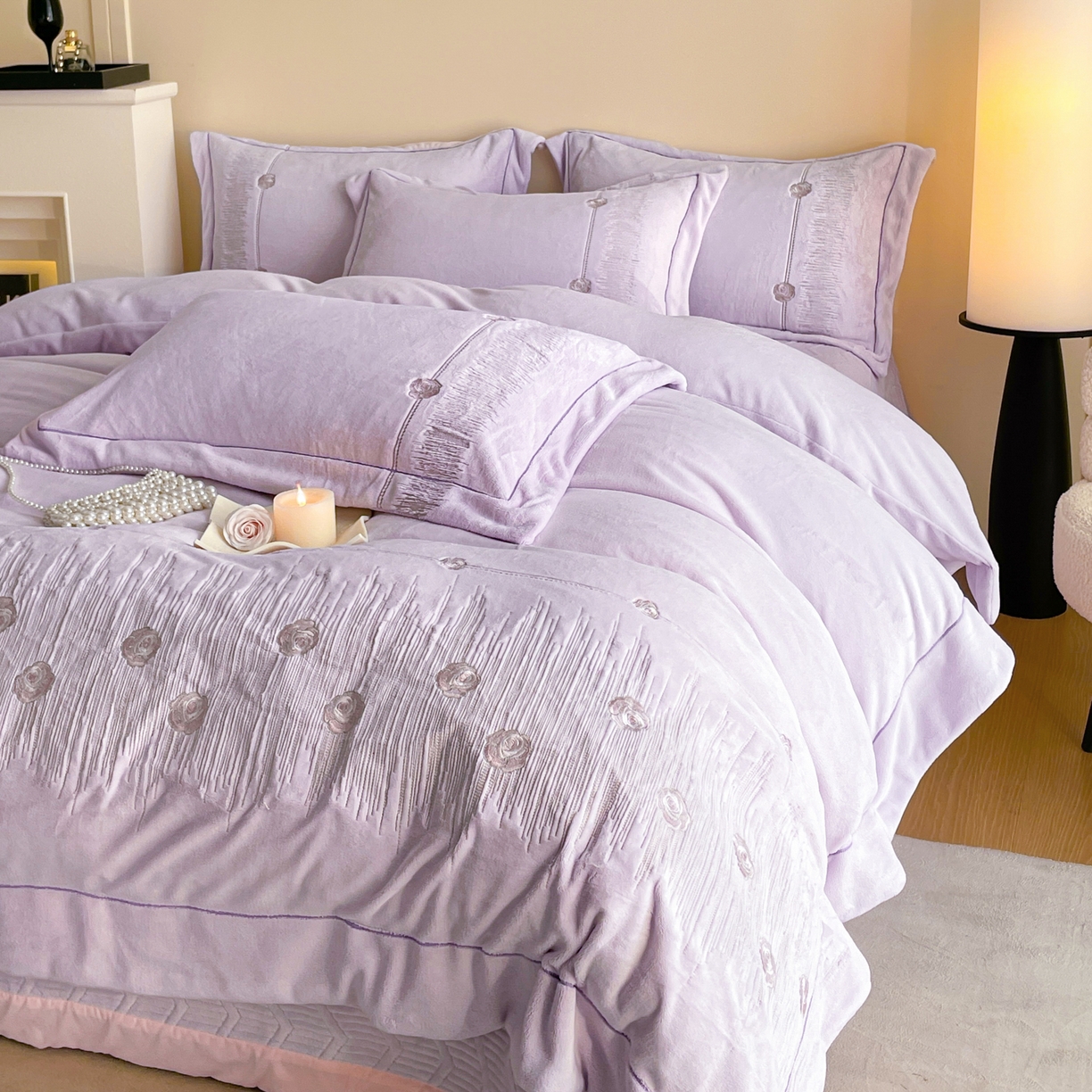 91家纺网 家纺一手货源 找家纺 新方向 2025新款全消光A类刺绣牛奶绒四件套-玫瑰情缘 玫瑰情缘-魅紫