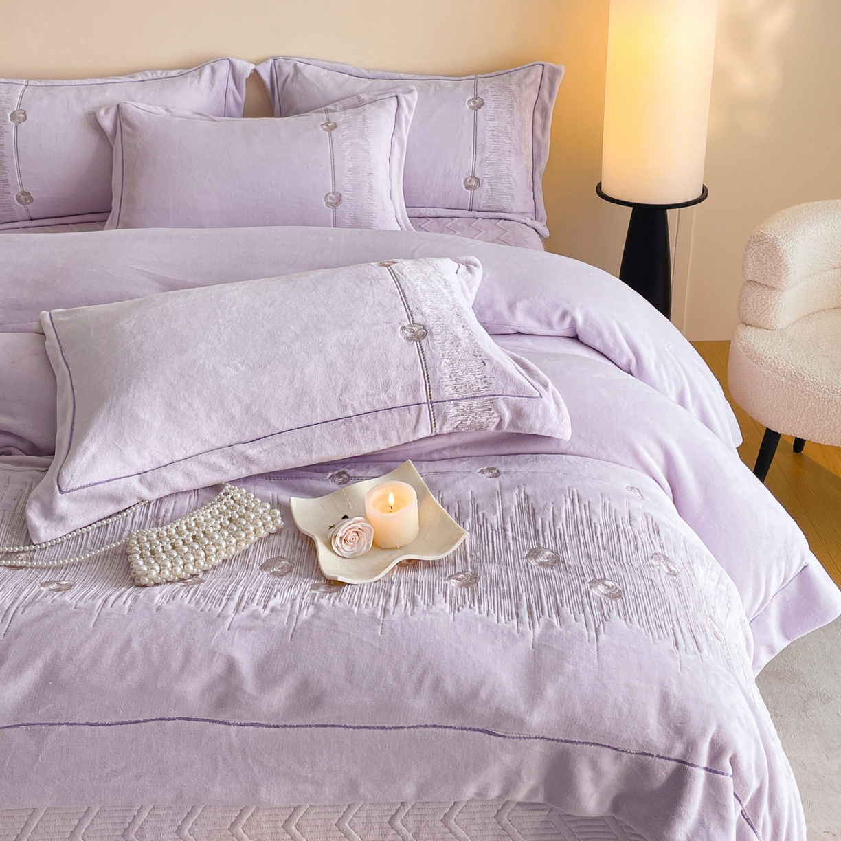 91家纺网 家纺一手货源 找家纺 新方向 2025新款全消光A类刺绣牛奶绒四件套-玫瑰情缘 玫瑰情缘-魅紫