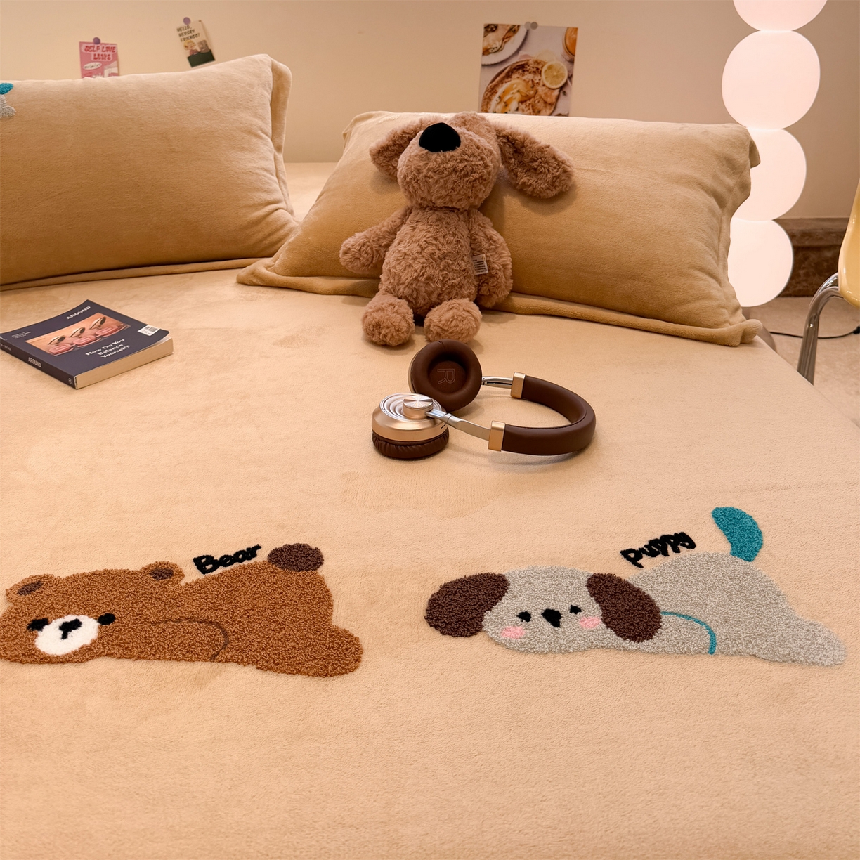 91家纺网 家纺一手货源 找家纺 857家居 2025新款卡通牛奶绒刺绣床笠 慵懒猫