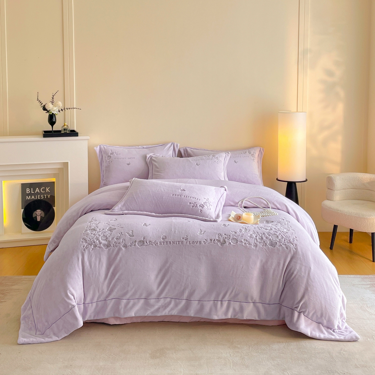 91家纺网 家纺一手货源 找家纺 （总）控价 2025新款 床盖款240克全消光A类刺绣牛奶绒四件套-浮生若梦