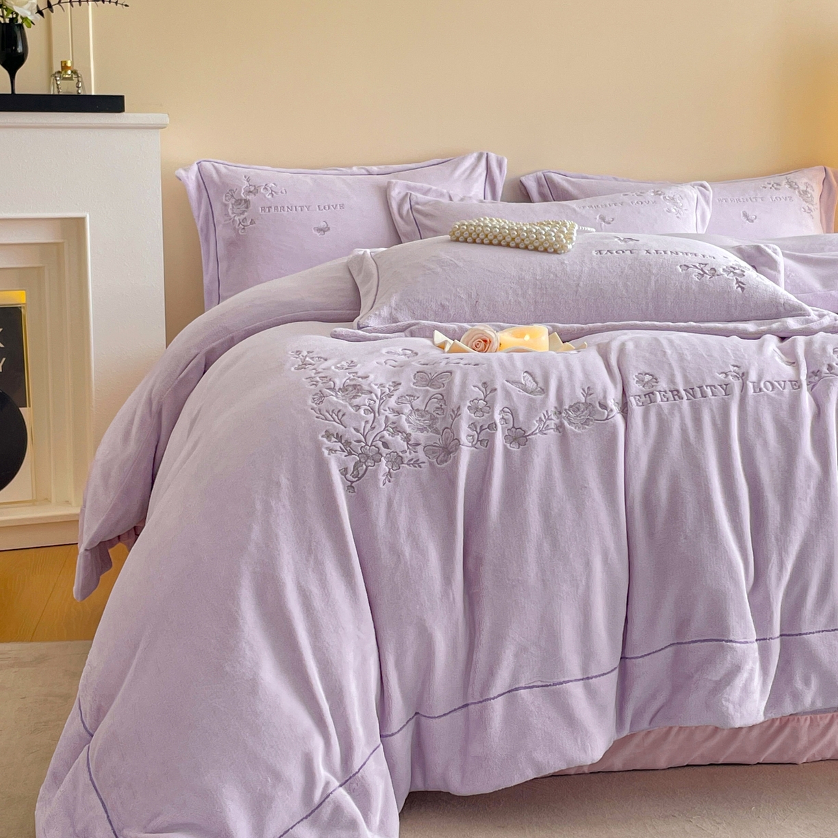 91家纺网 家纺一手货源 找家纺 新方向 2025新款全消光A类刺绣牛奶绒四件套-浮生若梦 浮生若梦-魅紫