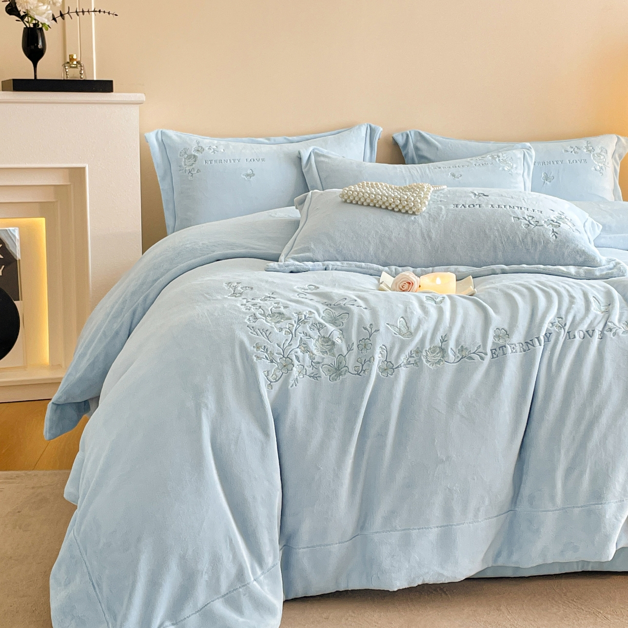 91家纺网 家纺一手货源 找家纺 新方向 2025新款全消光A类刺绣牛奶绒四件套-浮生若梦 浮生若梦-星月蓝