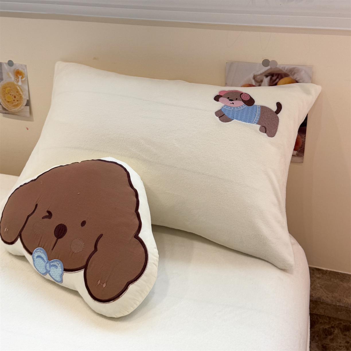 91家纺网 家纺一手货源 找家纺 857家居 2025新款卡通牛奶绒刺绣床笠 云朵狗