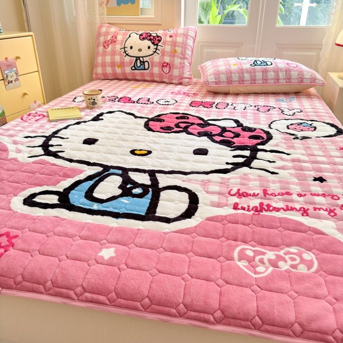 91家纺网 家纺一手货源 找家纺 （总）希诺家居 2025新款正版授权三丽鸥大版牛奶绒床垫三件套床褥学生宿舍床垫