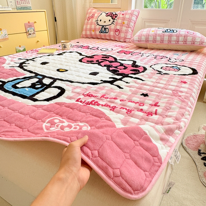 91家纺网 家纺一手货源 找家纺 （总）希诺家居 2025新款正版授权三丽鸥大版牛奶绒床垫三件套床褥学生宿舍床垫