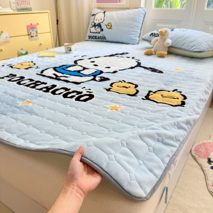 91家纺网 家纺一手货源 找家纺 希诺家居 2025新款正版授权三丽鸥大版牛奶绒床垫三件套床褥学生宿舍床垫 星星帕恰狗