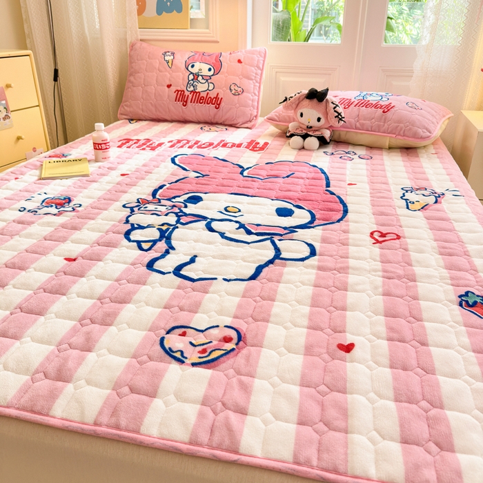 91家纺网 家纺一手货源 找家纺 希诺家居 2025新款正版授权三丽鸥大版牛奶绒床垫三件套床褥学生宿舍床垫 甜筒美乐蒂