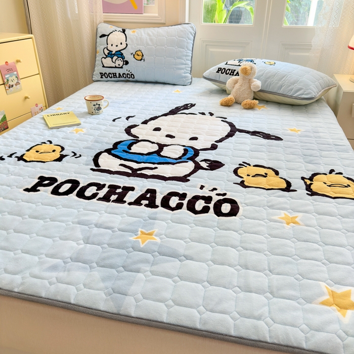 91家纺网 家纺一手货源 找家纺 希诺家居 2025新款正版授权三丽鸥大版牛奶绒床垫三件套床褥学生宿舍床垫 星星帕恰狗