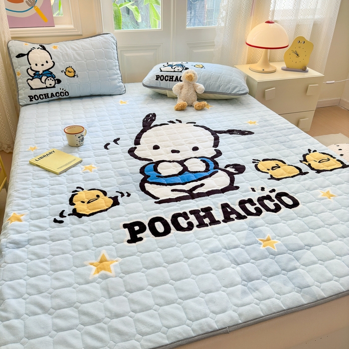 91家纺网 家纺一手货源 找家纺 希诺家居 2025新款正版授权三丽鸥大版牛奶绒床垫三件套床褥学生宿舍床垫 星星帕恰狗