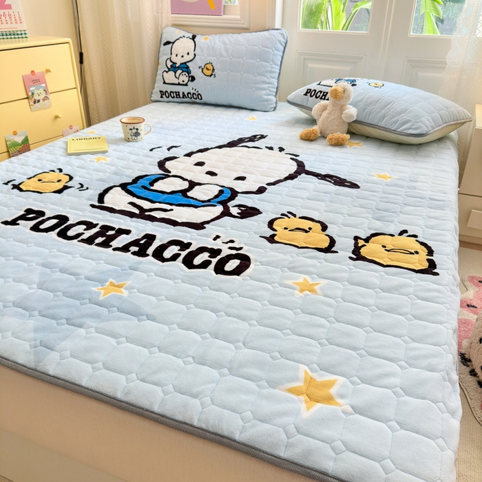 91家纺网 家纺一手货源 找家纺 希诺家居 2025新款正版授权三丽鸥大版牛奶绒床垫三件套床褥学生宿舍床垫 星星帕恰狗