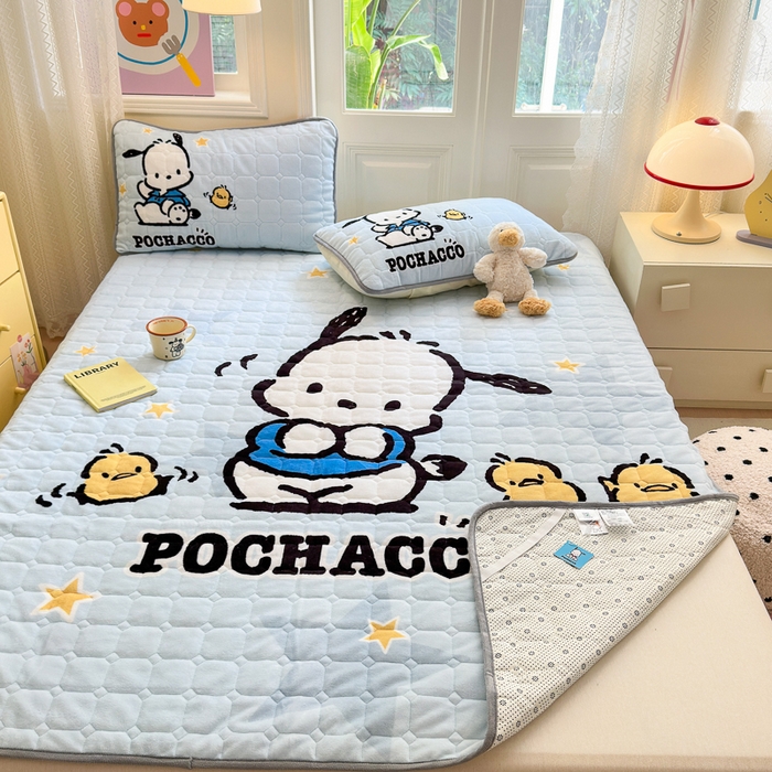 91家纺网 家纺一手货源 找家纺 希诺家居 2025新款正版授权三丽鸥大版牛奶绒床垫三件套床褥学生宿舍床垫 星星帕恰狗