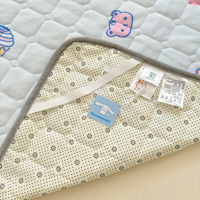 91家纺网 家纺一手货源 找家纺 希诺家居 2025新款正版授权三丽鸥大版牛奶绒床垫三件套床褥学生宿舍床垫 蛋糕玉桂狗