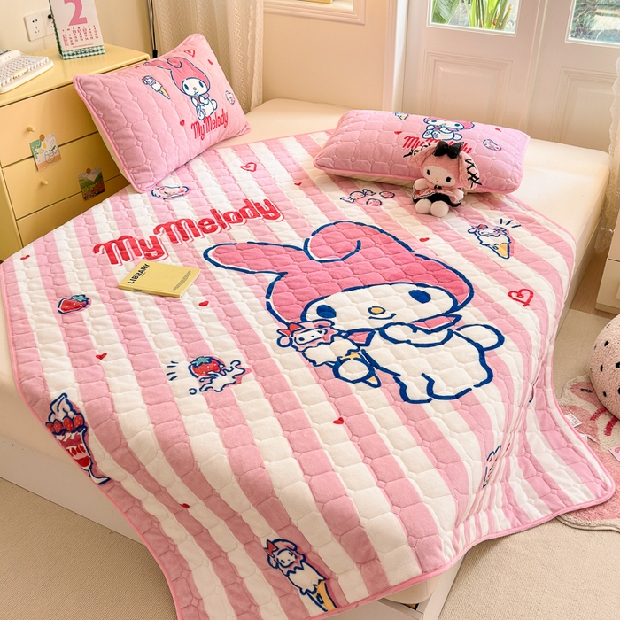 91家纺网 家纺一手货源 找家纺 希诺家居 2025新款正版授权三丽鸥大版牛奶绒床垫三件套床褥学生宿舍床垫 甜筒美乐蒂