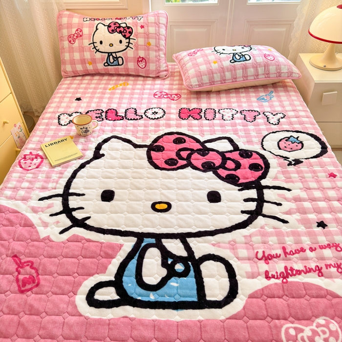 91家纺网 家纺一手货源 找家纺 希诺家居 2025新款正版授权三丽鸥大版牛奶绒床垫三件套床褥学生宿舍床垫 粉格kt