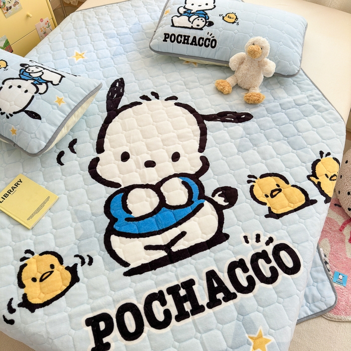 91家纺网 家纺一手货源 找家纺 希诺家居 2025新款正版授权三丽鸥大版牛奶绒床垫三件套床褥学生宿舍床垫 星星帕恰狗