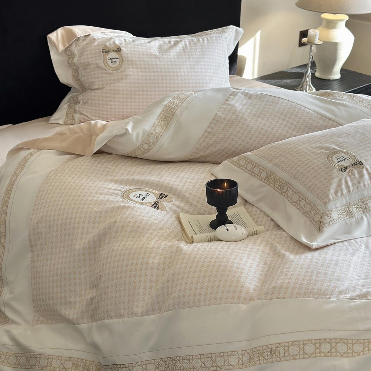 91家纺网 家纺一手货源 找家纺 MIU缪家居 2025新款100支全棉磨毛四件套-莫妮卡 莫妮卡-卡其