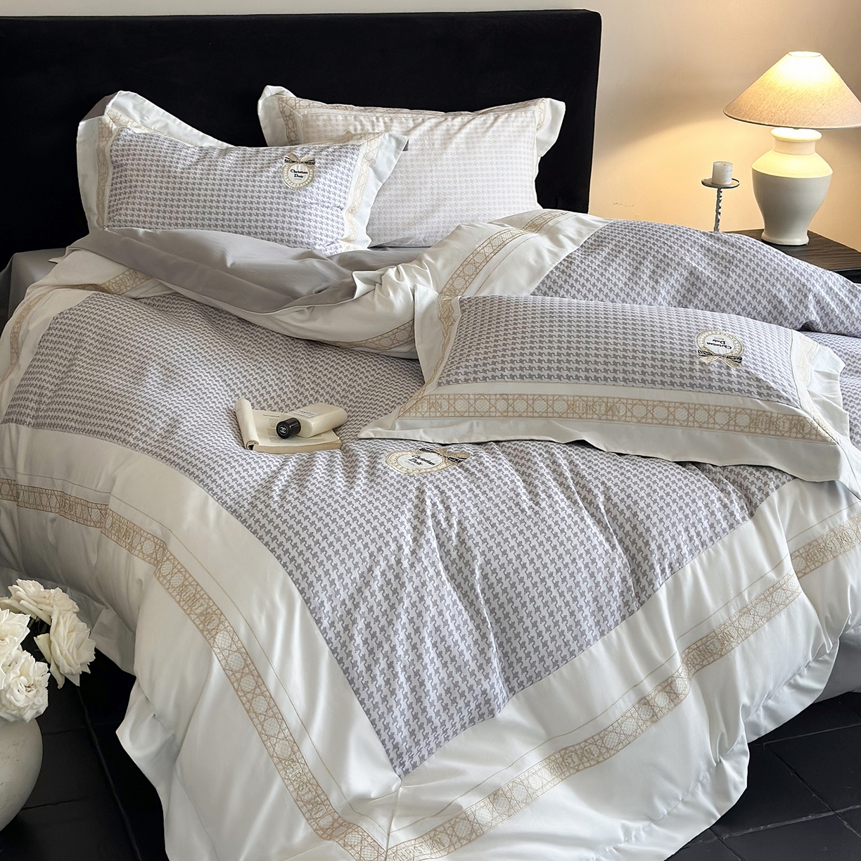 91家纺网 家纺一手货源 找家纺 MIU缪家居 2025新款100支全棉磨毛四件套-莫妮卡 莫妮卡-浅灰