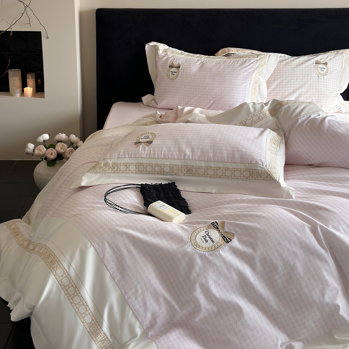 91家纺网 家纺一手货源 找家纺 MIU缪家居 2025新款100支全棉磨毛四件套-莫妮卡 莫妮卡-粉色