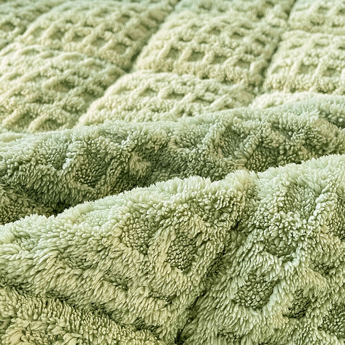 91家纺网 家纺一手货源 找家纺 喜居 2025新款舒棉绒华夫格床褥垫 茉绿