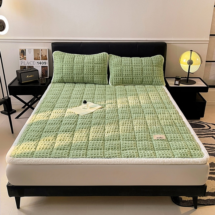 91家纺网 家纺一手货源 找家纺 喜居 2025新款舒棉绒华夫格床褥垫 茉绿