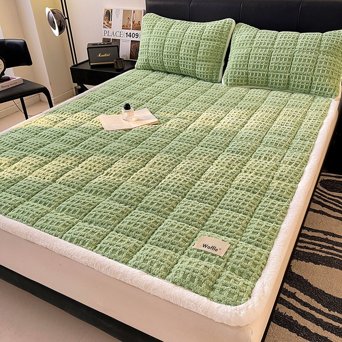91家纺网 家纺一手货源 找家纺 喜居 2025新款舒棉绒华夫格床褥垫 茉绿