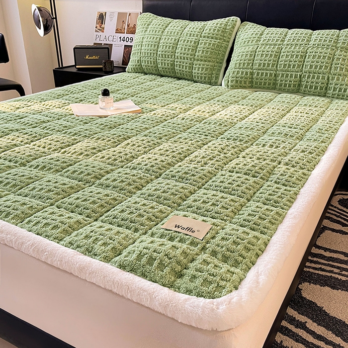 91家纺网 家纺一手货源 找家纺 喜居 2025新款舒棉绒华夫格床褥垫 茉绿