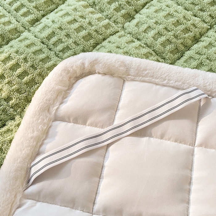 91家纺网 家纺一手货源 找家纺 喜居 2025新款舒棉绒华夫格床褥垫 茉绿