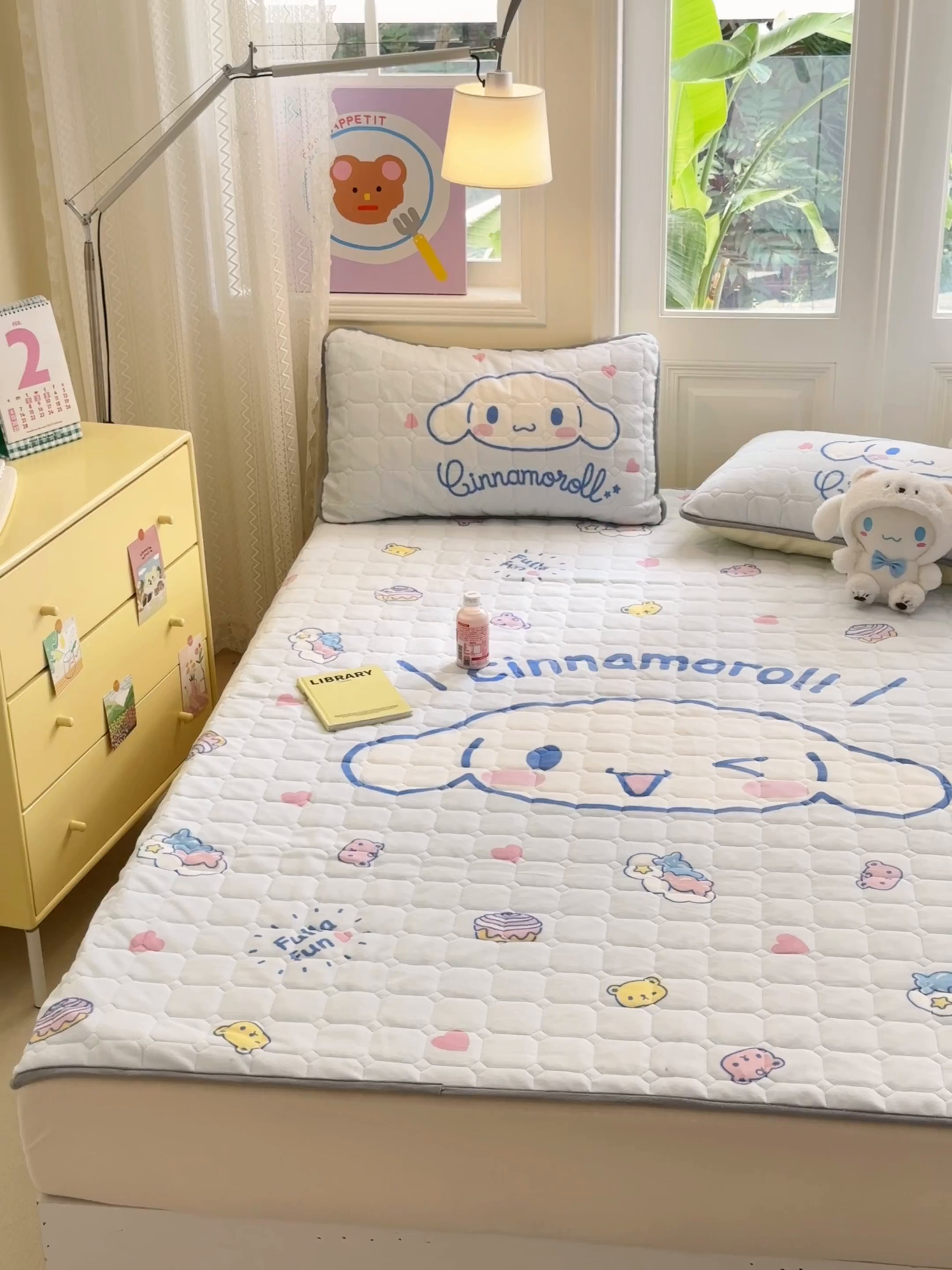 91家纺网 家纺一手货源 找家纺 希诺家居 2025新款正版授权三丽鸥大版牛奶绒床垫三件套床褥学生宿舍床垫 蛋糕玉桂狗