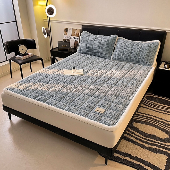 91家纺网 家纺一手货源 找家纺 喜居 2025新款舒棉绒华夫格床褥垫 雅灰